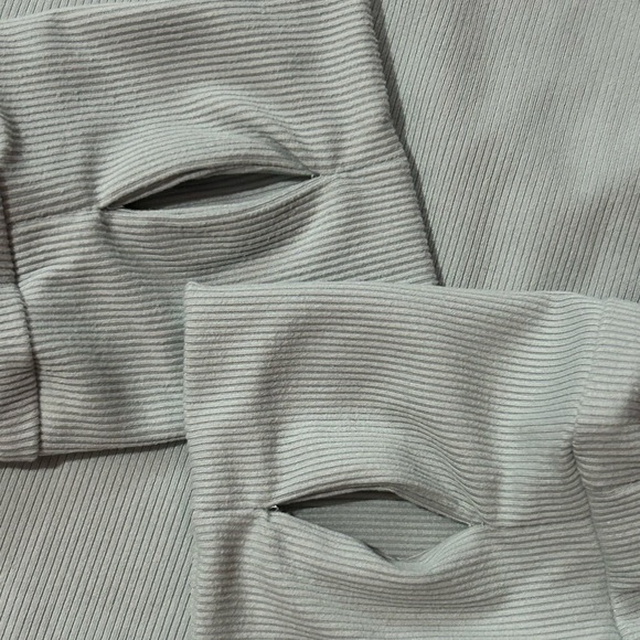 Ardène | 2 Workout Tops (Fitted) - Picture 5 of 8